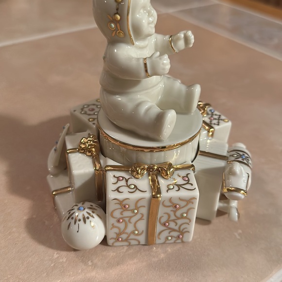 Vintage HOST PICK X’S 2 Babies 1st Christmas LENOX Music Box - Picture 3 of 6